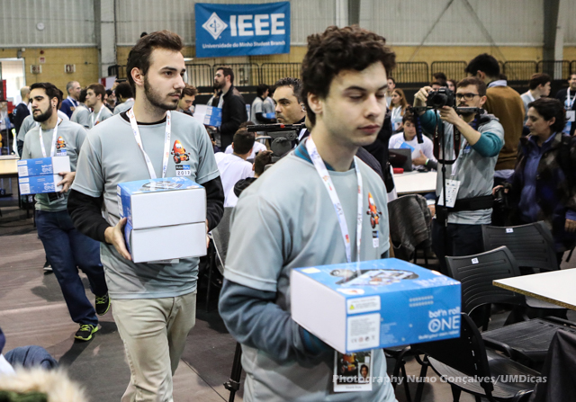 Thumbnail da galeria Roboparty